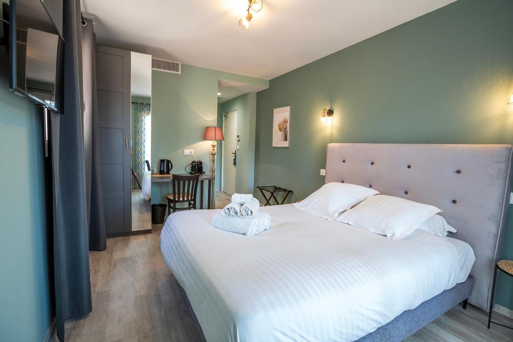 Aparthotel Domaine De La Mautanne à Sainte-Tulle Extérieur photo