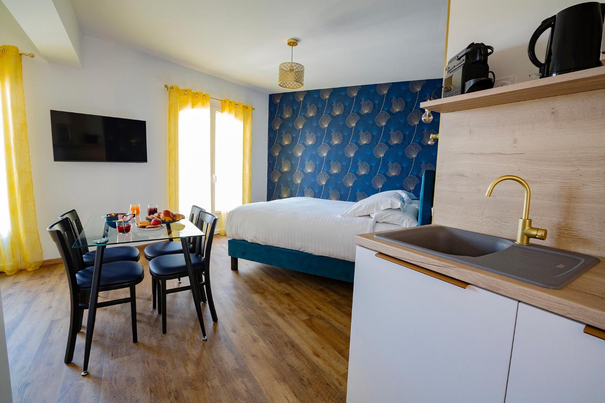 Aparthotel Domaine De La Mautanne à Sainte-Tulle Extérieur photo