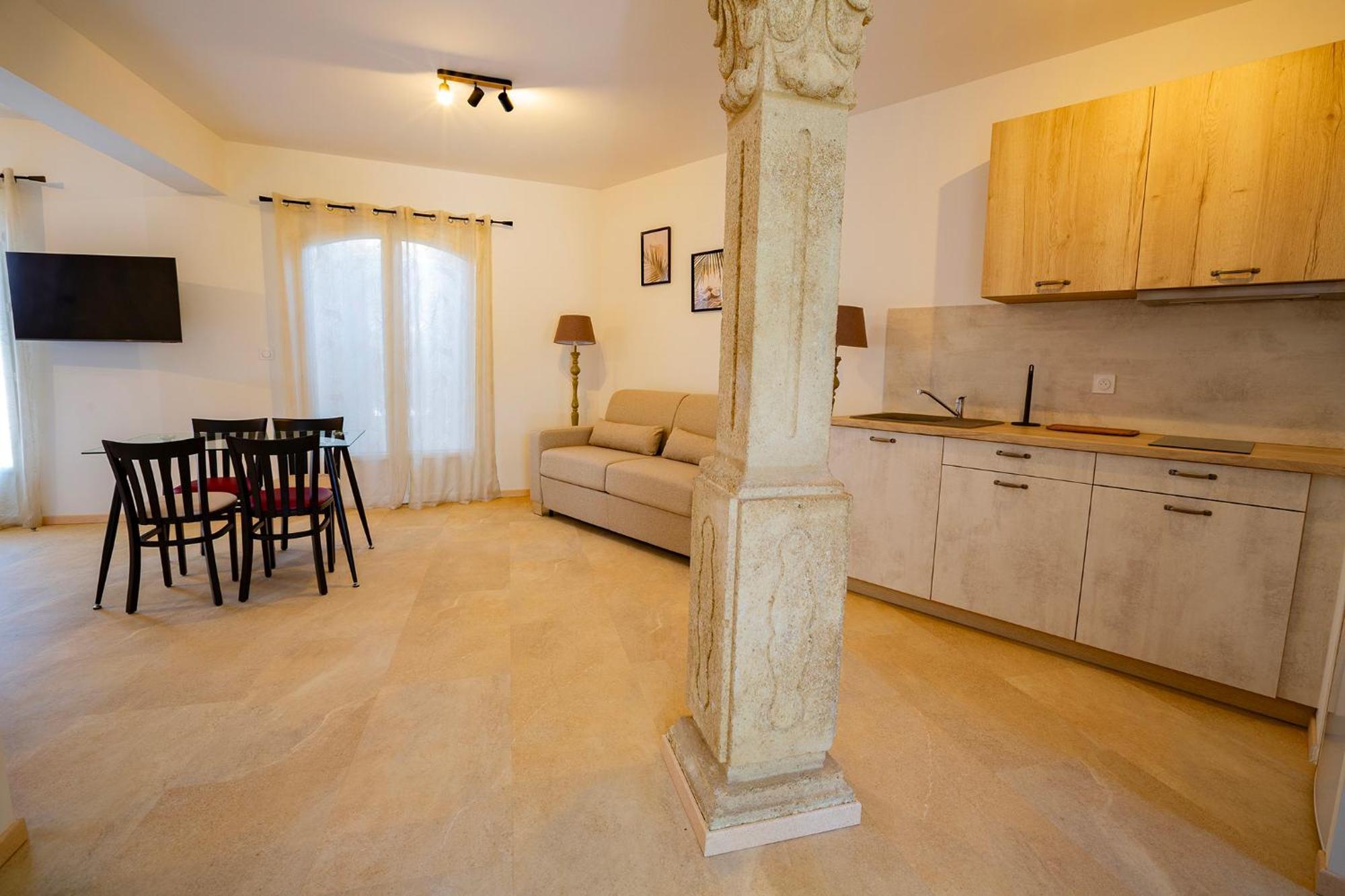 Aparthotel Domaine De La Mautanne à Sainte-Tulle Extérieur photo