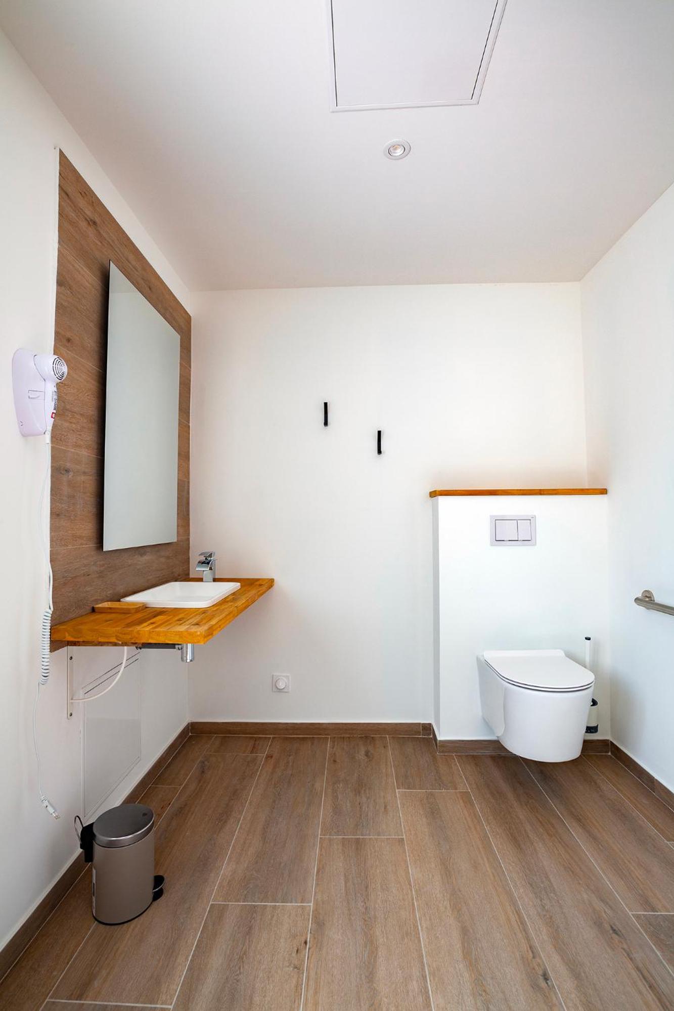 Aparthotel Domaine De La Mautanne à Sainte-Tulle Extérieur photo