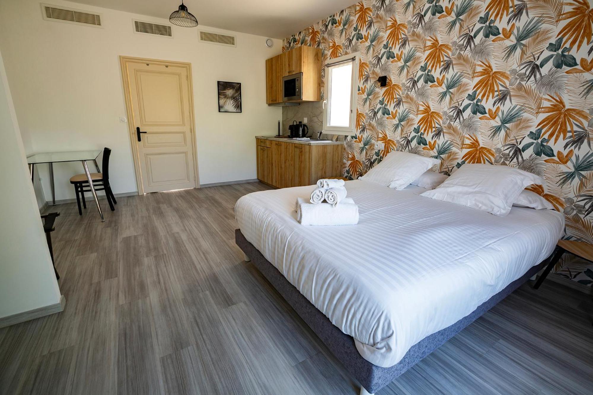 Aparthotel Domaine De La Mautanne à Sainte-Tulle Extérieur photo