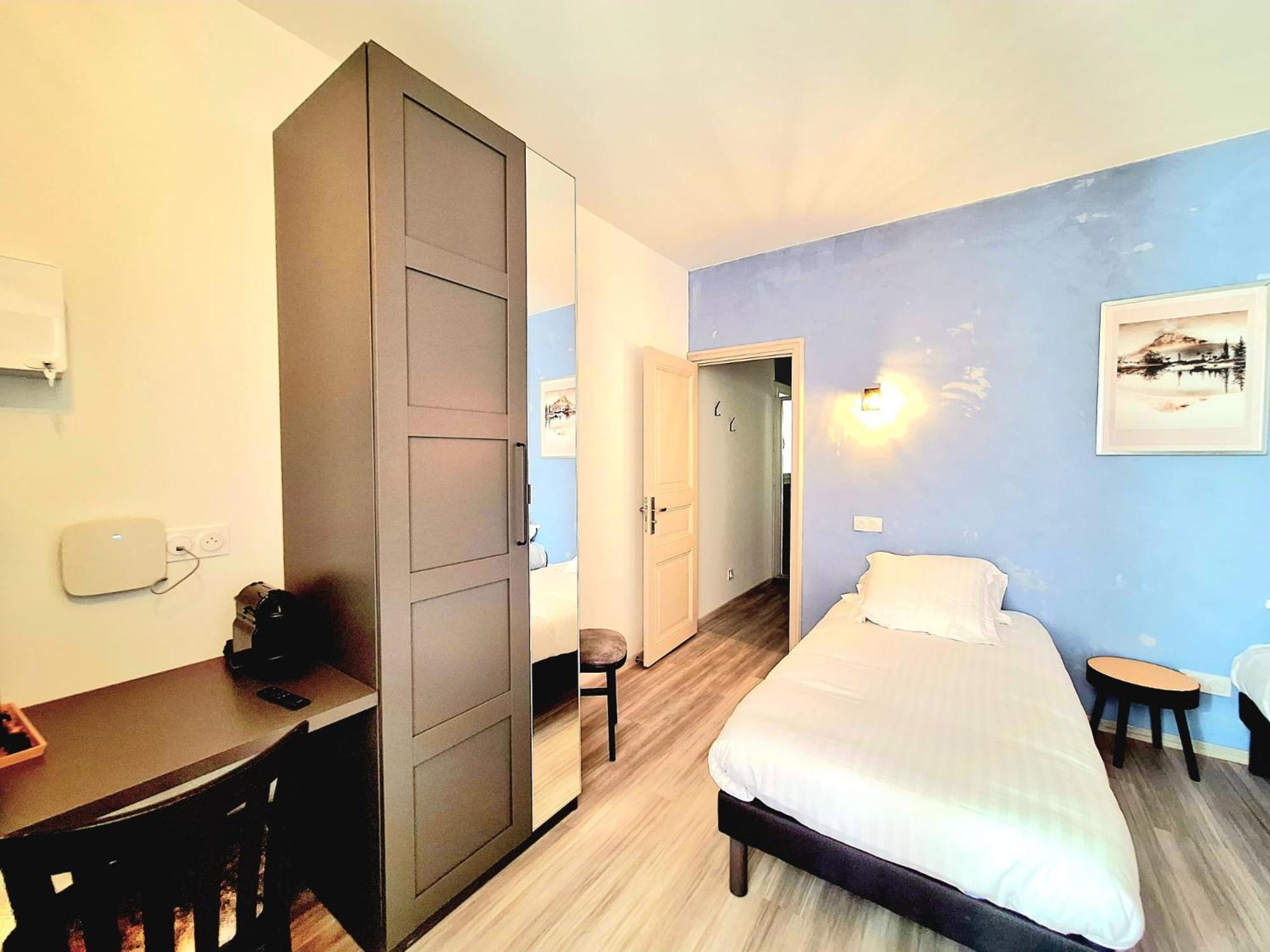 Aparthotel Domaine De La Mautanne à Sainte-Tulle Extérieur photo