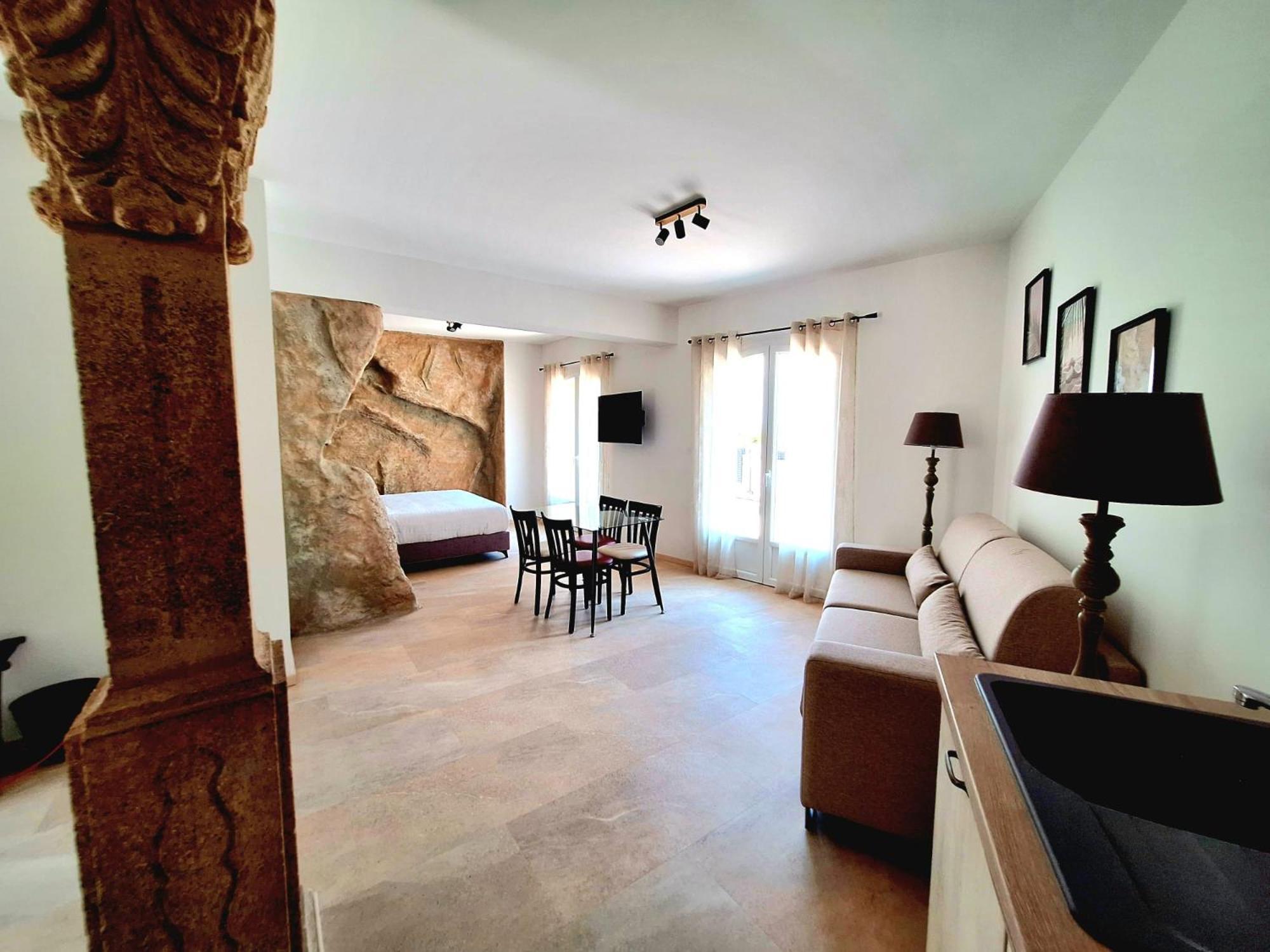 Aparthotel Domaine De La Mautanne à Sainte-Tulle Extérieur photo