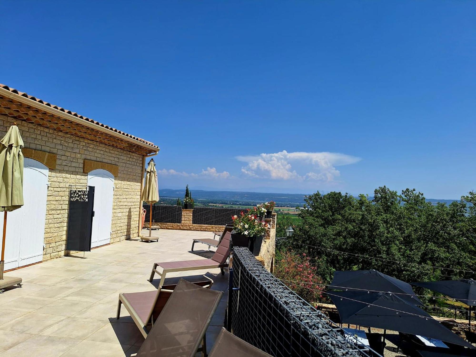 Aparthotel Domaine De La Mautanne à Sainte-Tulle Extérieur photo