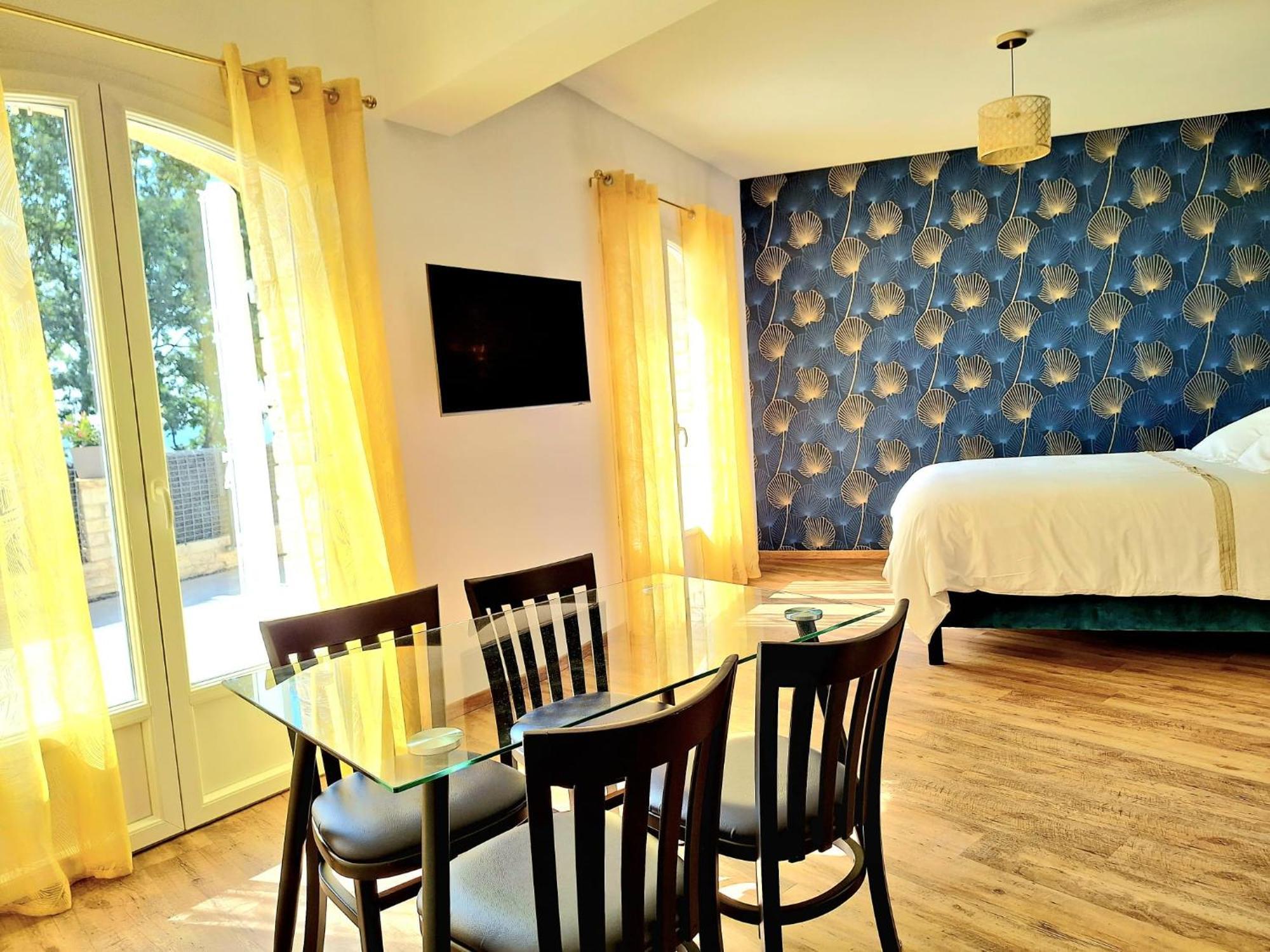 Aparthotel Domaine De La Mautanne à Sainte-Tulle Extérieur photo