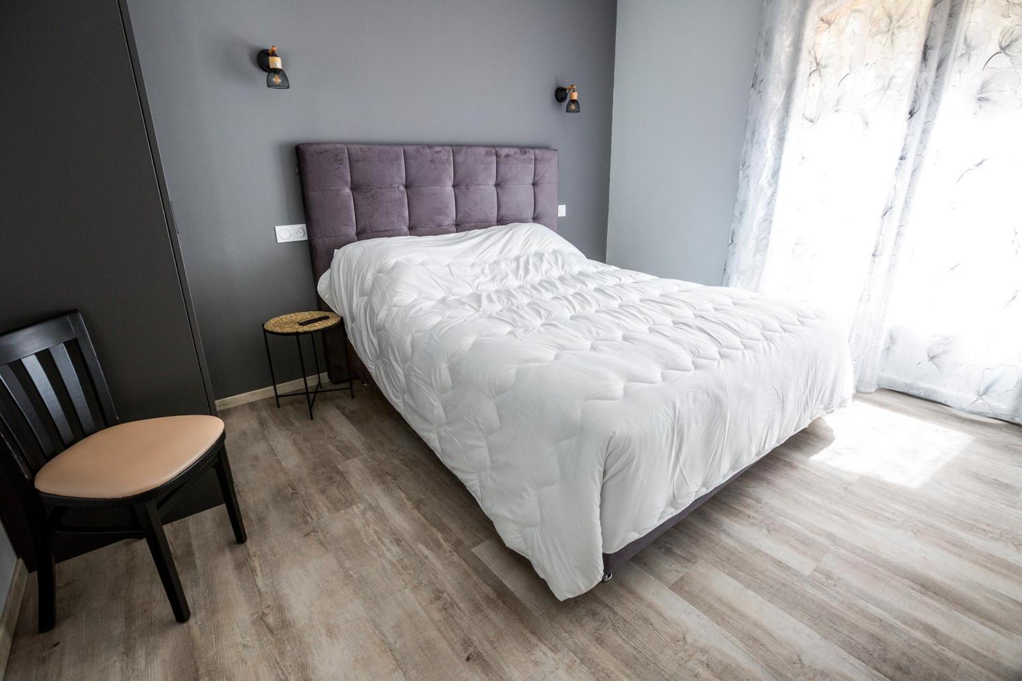 Aparthotel Domaine De La Mautanne à Sainte-Tulle Extérieur photo