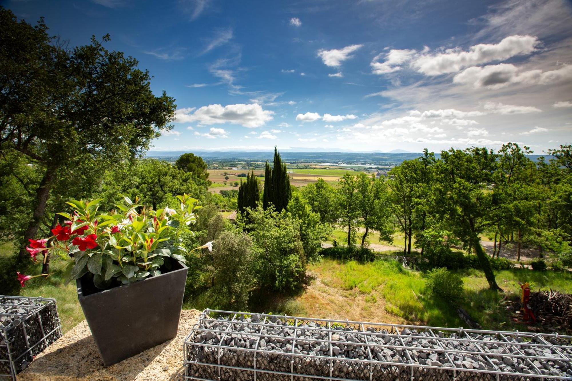 Aparthotel Domaine De La Mautanne à Sainte-Tulle Extérieur photo